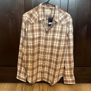 Mens Lucky Brand Medium button down long sleeve shirt.
